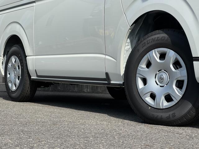 ハイエースバン 　【パノラミックビューモニター！デジタルインナーミラー！】寒冷地仕様　両側パワースライドドア　２０周年限定スカッフプレート　ウッドコンビハンドル　ＬＥＤヘッドライト　プッシュスタート　イージークローザー（17枚目）