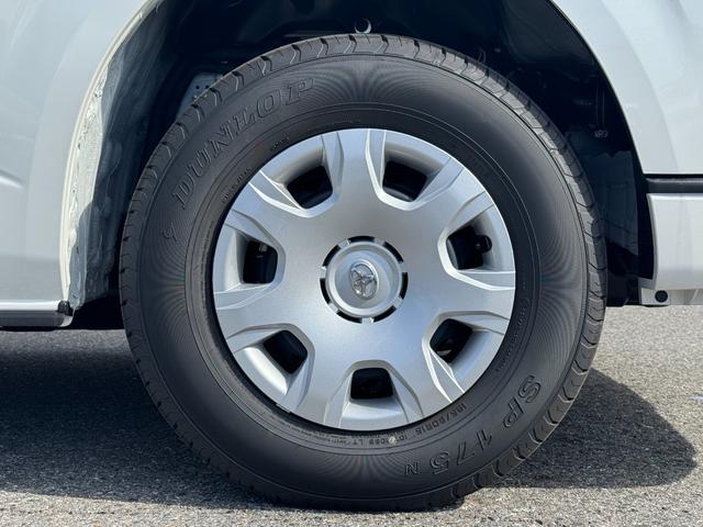 ハイエースバン 　【パノラミックビューモニター！デジタルインナーミラー！】寒冷地仕様　両側パワースライドドア　２０周年限定スカッフプレート　ウッドコンビハンドル　ＬＥＤヘッドライト　プッシュスタート　イージークローザー（32枚目）