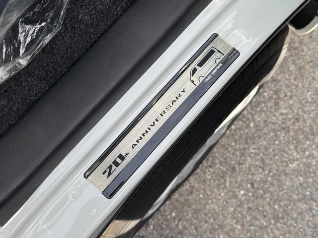 ハイエースバン 　【パノラミックビューモニター！デジタルインナーミラー！】寒冷地仕様　両側パワースライドドア　２０周年限定スカッフプレート　ウッドコンビハンドル　ＬＥＤヘッドライト　プッシュスタート　イージークローザー（36枚目）