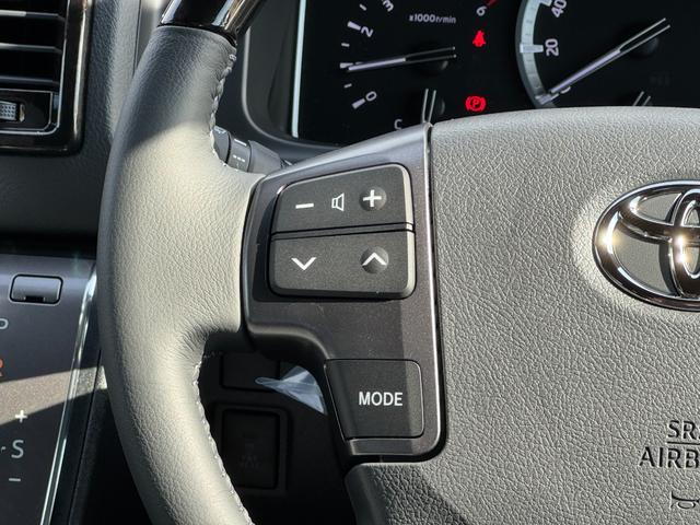 ハイエースバン 　【パノラミックビューモニター！デジタルインナーミラー！】寒冷地仕様　両側パワースライドドア　２０周年限定スカッフプレート　ウッドコンビハンドル　ＬＥＤヘッドライト　プッシュスタート　イージークローザー（41枚目）