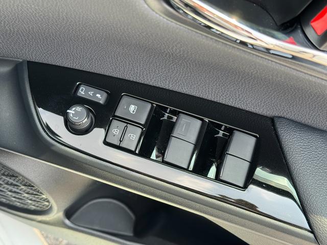 プリウス Ｓツーリングセレクション・ブラックエディション　【特別仕様車！ツートンカラー！！】純正８インチディスプレイオーディオ　両席シートヒーター　ドラレコ前後　クルーズコントロール　ＡＣ１００Ｖコンセント　トヨタセーフティセンス　パノラミックビューモニター（45枚目）