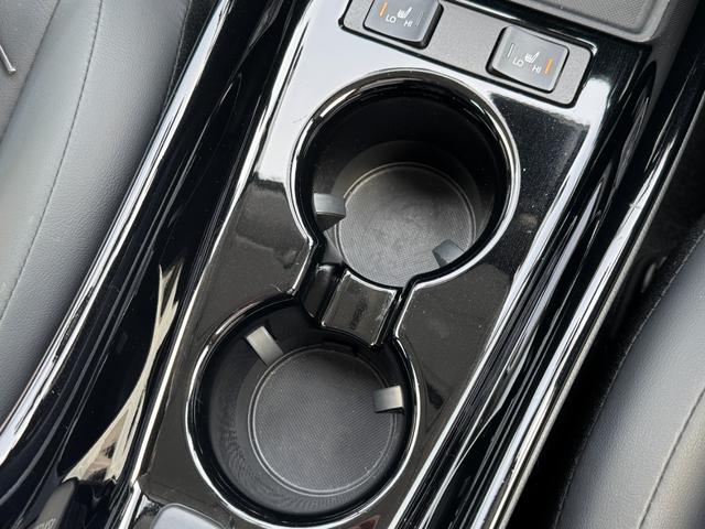 プリウス Ｓツーリングセレクション・ブラックエディション　【特別仕様車！ツートンカラー！！】純正８インチディスプレイオーディオ　両席シートヒーター　ドラレコ前後　クルーズコントロール　ＡＣ１００Ｖコンセント　トヨタセーフティセンス　パノラミックビューモニター（53枚目）
