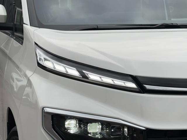 ヴォクシー 　【即納！１０．５インチディスプレイオーディオＰｌｕｓ！！】三眼ＬＥＤヘッド　両側電動スライドドア　ＨＤＭＩ入力端子　フルセグＴＶ　クルーズコントロール　シートヒーター　ＣＤ／ＤＶＤデッキ　ＥＴＣ２．０（12枚目）