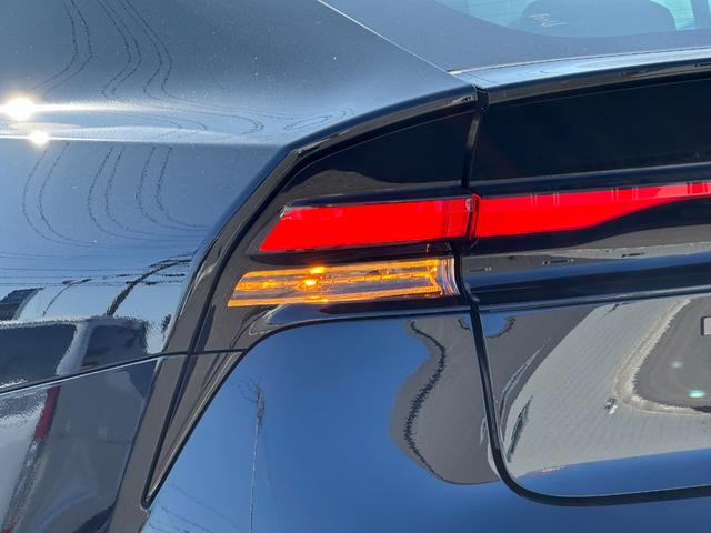 プリウス Ｚ　【１２．３インチディスプレイオーディオ！　デジタルインナーミラー！！】　ドラレコ前後　アドバンストパーク　パノラミックビューモニター　ベンチレーション　ワイヤレス充電　パワーバックドア　シートヒーター（24枚目）