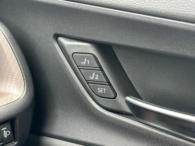 プリウス Ｚ　【１２．３インチディスプレイオーディオ！　デジタルインナーミラー！！】　ドラレコ前後　アドバンストパーク　パノラミックビューモニター　ベンチレーション　ワイヤレス充電　パワーバックドア　シートヒーター（43枚目）