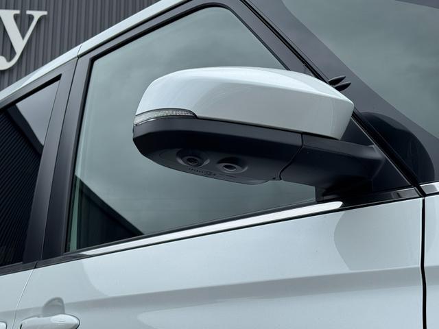 ヴォクシー ハイブリッドＳ－Ｚ　【改モデル！！パノラミックビューモニター！！】３眼ＬＥＤヘッドライト　快適利便パッケージ　アドバンストドライブ　ヘッドアップディスプレイ　デジタルインナーミラー　寒冷地仕様　スペアタイヤ　両側パワスラ（20枚目）