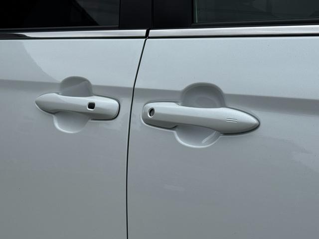 ヴォクシー ハイブリッドＳ－Ｚ　【改モデル！！パノラミックビューモニター！！】３眼ＬＥＤヘッドライト　快適利便パッケージ　アドバンストドライブ　ヘッドアップディスプレイ　デジタルインナーミラー　寒冷地仕様　スペアタイヤ　両側パワスラ（23枚目）