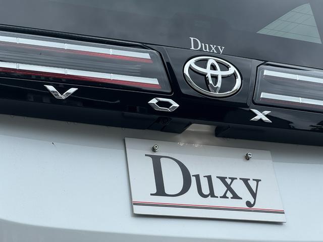 ヴォクシー ハイブリッドＳ－Ｚ　【改モデル！！パノラミックビューモニター！！】３眼ＬＥＤヘッドライト　快適利便パッケージ　アドバンストドライブ　ヘッドアップディスプレイ　デジタルインナーミラー　寒冷地仕様　スペアタイヤ　両側パワスラ（35枚目）