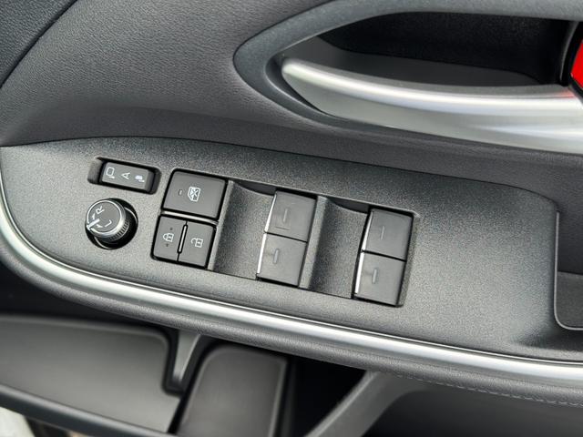 ヴォクシー ハイブリッドＳ－Ｚ　【改モデル！！パノラミックビューモニター！！】３眼ＬＥＤヘッドライト　快適利便パッケージ　アドバンストドライブ　ヘッドアップディスプレイ　デジタルインナーミラー　寒冷地仕様　スペアタイヤ　両側パワスラ（48枚目）