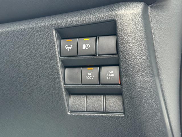 ヴォクシー ハイブリッドＳ－Ｚ　【改モデル！！パノラミックビューモニター！！】３眼ＬＥＤヘッドライト　快適利便パッケージ　アドバンストドライブ　ヘッドアップディスプレイ　デジタルインナーミラー　寒冷地仕様　スペアタイヤ　両側パワスラ（49枚目）