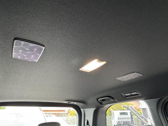 ヴォクシー ハイブリッドＳ－Ｚ　【改モデル！！パノラミックビューモニター！！】３眼ＬＥＤヘッドライト　快適利便パッケージ　アドバンストドライブ　ヘッドアップディスプレイ　デジタルインナーミラー　寒冷地仕様　スペアタイヤ　両側パワスラ（76枚目）