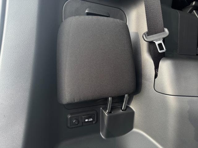 ヴォクシー ハイブリッドＳ－Ｚ　【改モデル！！パノラミックビューモニター！！】３眼ＬＥＤヘッドライト　快適利便パッケージ　アドバンストドライブ　ヘッドアップディスプレイ　デジタルインナーミラー　寒冷地仕様　スペアタイヤ　両側パワスラ（79枚目）