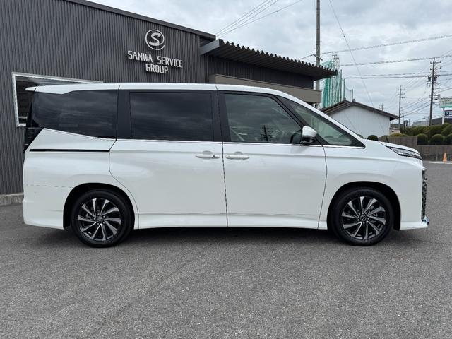 ヴォクシー ハイブリッドＳ－Ｚ　【パノラミックビューモニター！快適利便パッケージＨｉ】１０．５インチディスプレイオーディオ　三眼ＬＥＤヘッドライト　ＨＵＤ　デジタルインナーミラー　スペアタイヤ　ＣＤ／ＤＶＤデッキ　アドバンストパーク（8枚目）