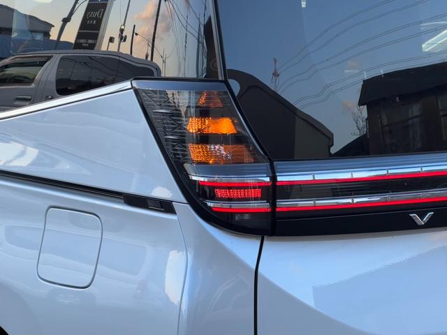 ヴォクシー ハイブリッドＳ－Ｚ　【パノラミックビューモニター！快適利便パッケージＨｉ】１０．５インチディスプレイオーディオ　三眼ＬＥＤヘッドライト　ＨＵＤ　デジタルインナーミラー　スペアタイヤ　ＣＤ／ＤＶＤデッキ　アドバンストパーク（30枚目）