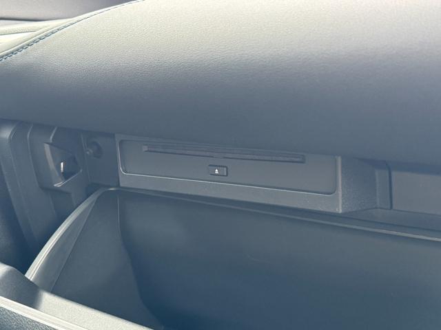 ヴォクシー ハイブリッドＳ－Ｚ　【パノラミックビューモニター！快適利便パッケージＨｉ】１０．５インチディスプレイオーディオ　三眼ＬＥＤヘッドライト　ＨＵＤ　デジタルインナーミラー　スペアタイヤ　ＣＤ／ＤＶＤデッキ　アドバンストパーク（65枚目）