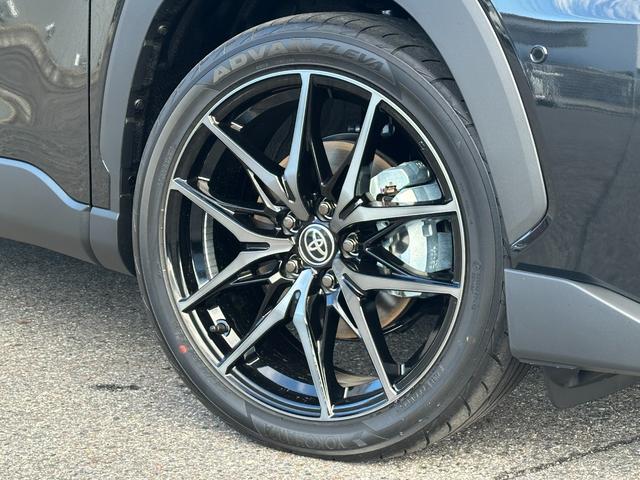 純正アルミホイールをインストールです。もちろん社外品への変更も可能ですのでお気軽にスタッフまでご相談ください！電話番号０５６１−３３−２０３３★タイヤのみの交換も受け付けておりますので、ご相談ください