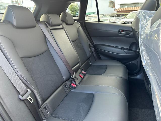 二列目のシートも状態良好です！！！広々としていて、足元のスペースも広く、快適にお乗りいただけます！！！また、当店では実際に乗っていただくことも可能ですので、実車に乗っていただき、ご体感くださいませ！！