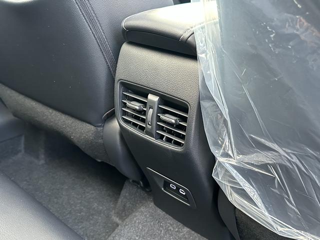 当店自慢のガラスコーティングもご用意しております！弊社のテストに合格した施工業車様によって施行されますので、質の高い仕上がりになっております！トップ・フロントガラス・ホイールのコーティングもかのうです