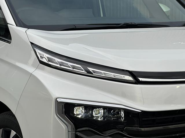 ヴォクシー ハイブリッドＳ－Ｚ　【改モデル！！快適利便パッケージＨｉ！！】１０．５インチディスプレイオーディオ　ＣＤ／ＤＶＤデッキ　三眼ＬＥＤヘッドライト　ユニバーサルステップ　ブラインドスポットモニター　オットマン　シートヒーター（10枚目）