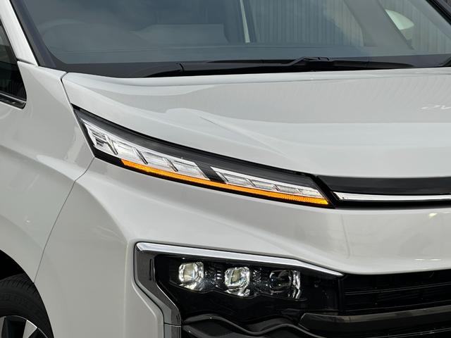 ヴォクシー ハイブリッドＳ－Ｚ　【改モデル！！快適利便パッケージＨｉ！！】１０．５インチディスプレイオーディオ　ＣＤ／ＤＶＤデッキ　三眼ＬＥＤヘッドライト　ユニバーサルステップ　ブラインドスポットモニター　オットマン　シートヒーター（11枚目）