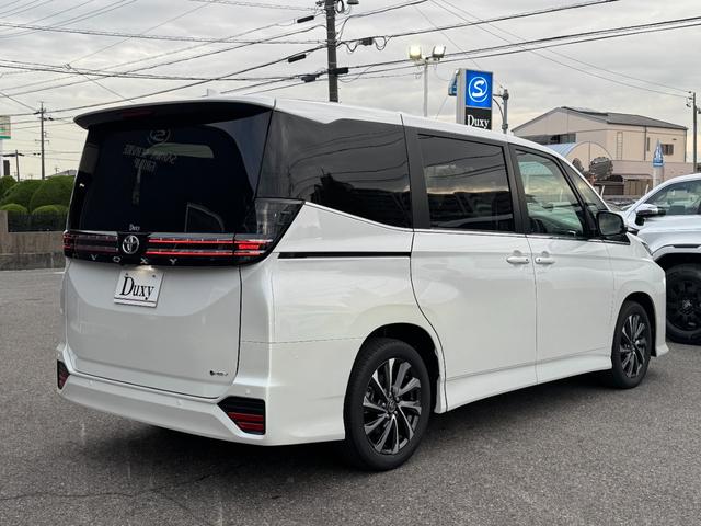 ヴォクシー ハイブリッドＳ－Ｚ　【改モデル！！快適利便パッケージＨｉ！！】１０．５インチディスプレイオーディオ　ＣＤ／ＤＶＤデッキ　三眼ＬＥＤヘッドライト　ユニバーサルステップ　ブラインドスポットモニター　オットマン　シートヒーター（22枚目）