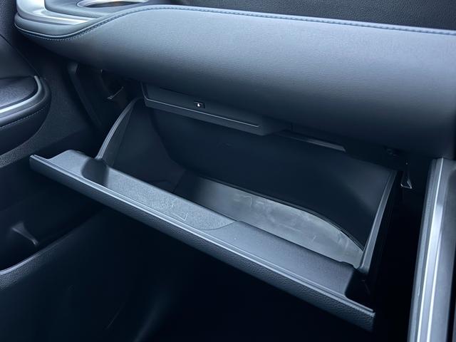 ヴォクシー ハイブリッドＳ－Ｚ　【改モデル！！快適利便パッケージＨｉ！！】１０．５インチディスプレイオーディオ　ＣＤ／ＤＶＤデッキ　三眼ＬＥＤヘッドライト　ユニバーサルステップ　ブラインドスポットモニター　オットマン　シートヒーター（67枚目）