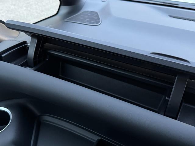 ヴォクシー ハイブリッドＳ－Ｚ　【改モデル！！快適利便パッケージＨｉ！！】１０．５インチディスプレイオーディオ　ＣＤ／ＤＶＤデッキ　三眼ＬＥＤヘッドライト　ユニバーサルステップ　ブラインドスポットモニター　オットマン　シートヒーター（70枚目）