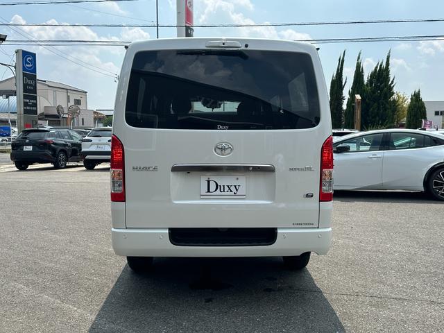 ハイエースバン ロングスーパーGL ダークプライムS 【即納!!特別仕様車!!】 20周年限定スカッフプレート パノラミックビューモニター デジタルインナーミラー 両側パワースライドドア レーンディパーチャーアラート AC100V電源 ハーフレザーシート(6枚目)