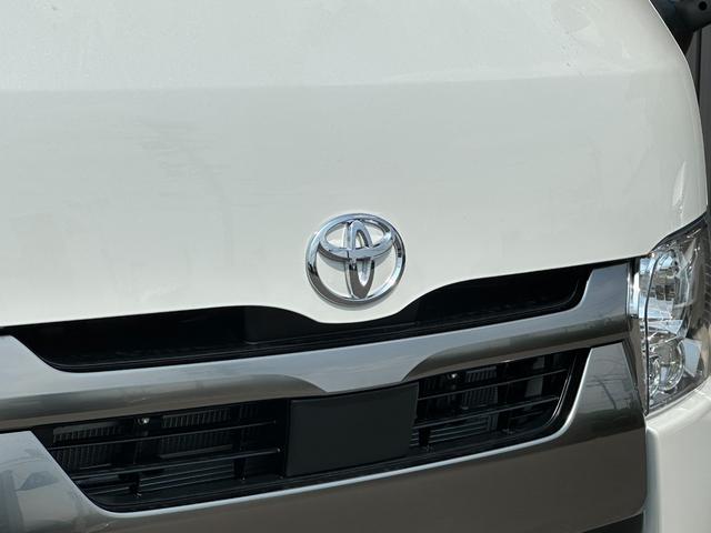 ハイエースバン ロングスーパーGL ダークプライムS 【即納!!特別仕様車!!】 20周年限定スカッフプレート パノラミックビューモニター デジタルインナーミラー 両側パワースライドドア レーンディパーチャーアラート AC100V電源 ハーフレザーシート(13枚目)