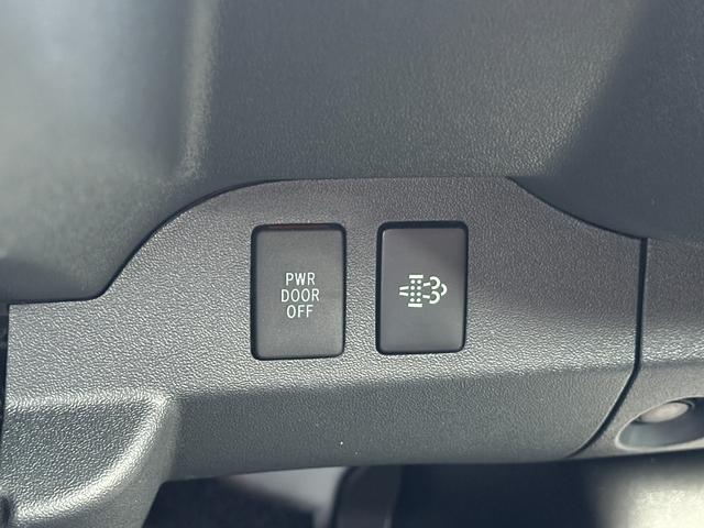 ハイエースバン ロングスーパーGL ダークプライムS 【即納!!特別仕様車!!】 20周年限定スカッフプレート パノラミックビューモニター デジタルインナーミラー 両側パワースライドドア レーンディパーチャーアラート AC100V電源 ハーフレザーシート(54枚目)