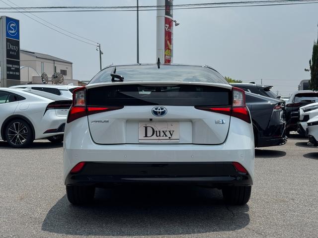 プリウス Ｓツーリングセレクション・ブラックエディション　【特別仕様車！ツートンカラー！！】純正８インチディスプレイオーディオ　両席シートヒーター　ドラレコ前後　クルーズコントロール　ＡＣ１００Ｖコンセント　トヨタセーフティセンス　パノラミックビューモニター（6枚目）