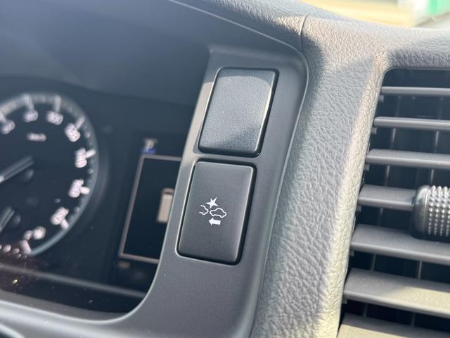 ハイエースバン 【パノラミックビューモニター!デジタルインナーミラー!】寒冷地仕様 両側パワースライドドア 20周年限定スカッフプレート ウッドコンビハンドル LEDヘッドライト プッシュスタート イージークローザー(47枚目)