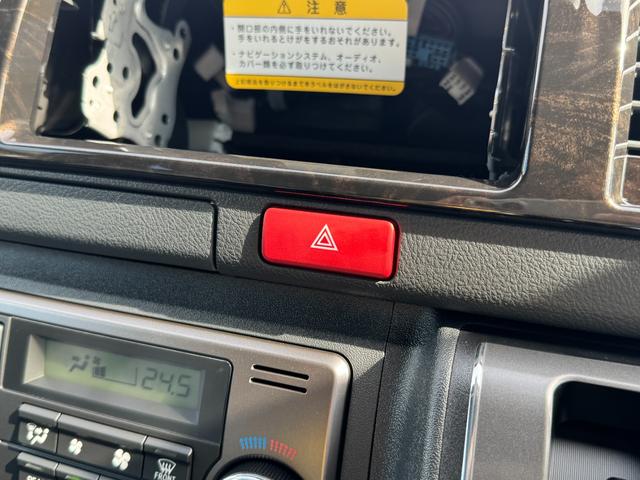 ハイエースバン 【パノラミックビューモニター!デジタルインナーミラー!】寒冷地仕様 両側パワースライドドア 20周年限定スカッフプレート ウッドコンビハンドル LEDヘッドライト プッシュスタート イージークローザー(53枚目)