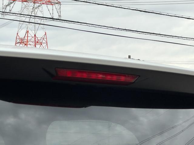 ヴォクシー 　【即納！１０．５インチディスプレイオーディオＰｌｕｓ！！】三眼ＬＥＤヘッド　両側電動スライドドア　ＨＤＭＩ入力端子　フルセグＴＶ　クルーズコントロール　シートヒーター　ＣＤ／ＤＶＤデッキ　ＥＴＣ２．０（33枚目）