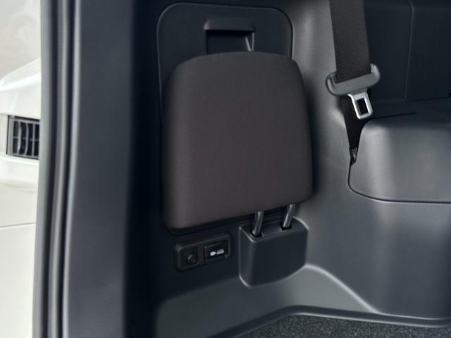 ヴォクシー 　【即納！１０．５インチディスプレイオーディオＰｌｕｓ！！】三眼ＬＥＤヘッド　両側電動スライドドア　ＨＤＭＩ入力端子　フルセグＴＶ　クルーズコントロール　シートヒーター　ＣＤ／ＤＶＤデッキ　ＥＴＣ２．０（79枚目）