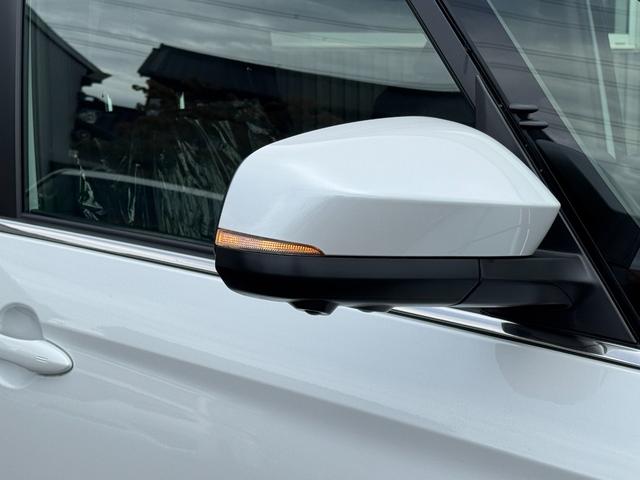 ヴォクシー ハイブリッドＳ－Ｚ　【１３．２インチフリップダウンモニター！！寒冷地仕様！！】ユニバーサルステップ　ブラインドスポットモニター　パノラミックビューモニター　アドバンスドパーク　三眼ＬＥＤヘッドライト　スペアタイヤ　ＨＵＤ（17枚目）