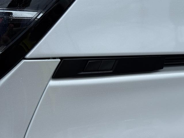 ヴォクシー ハイブリッドＳ－Ｚ　【１３．２インチフリップダウンモニター！！寒冷地仕様！！】ユニバーサルステップ　ブラインドスポットモニター　パノラミックビューモニター　アドバンスドパーク　三眼ＬＥＤヘッドライト　スペアタイヤ　ＨＵＤ（33枚目）