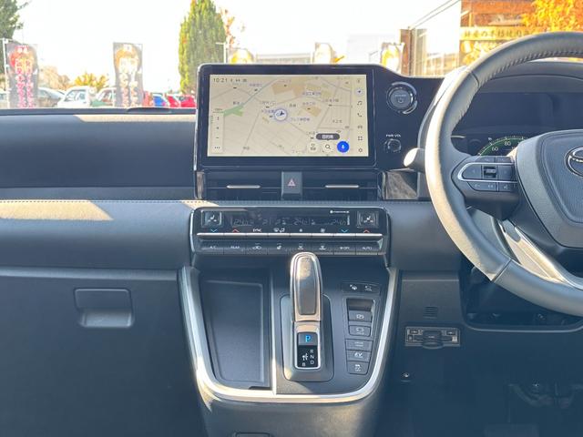 ヴォクシー ハイブリッドＳ－Ｚ　【１３．２インチフリップダウンモニター！！寒冷地仕様！！】ユニバーサルステップ　ブラインドスポットモニター　パノラミックビューモニター　アドバンスドパーク　三眼ＬＥＤヘッドライト　スペアタイヤ　ＨＵＤ（42枚目）