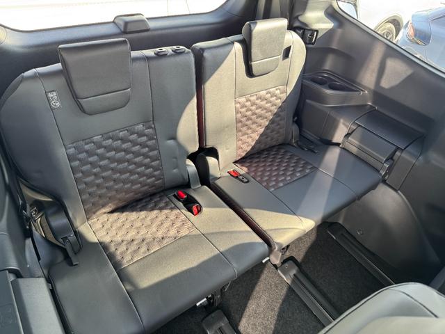 ヴォクシー ハイブリッドＳ－Ｚ　【１３．２インチフリップダウンモニター！！寒冷地仕様！！】ユニバーサルステップ　ブラインドスポットモニター　パノラミックビューモニター　アドバンスドパーク　三眼ＬＥＤヘッドライト　スペアタイヤ　ＨＵＤ（79枚目）