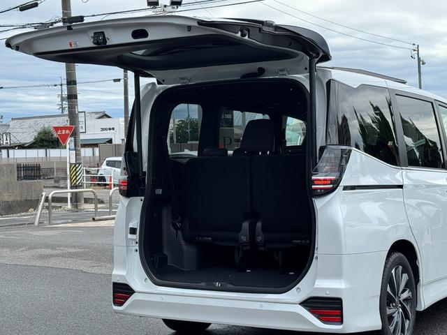 ヴォクシー ハイブリッドＳ－Ｚ　【パノラミックビューモニター！！ヘッドアップディスプレイ！！】１０．５インチディスプレイオーディオ　ＣＤ／ＤＶＤデッキ　３眼ＬＥＤヘッドライト　快適利便パッケージＨｉ　寒冷地仕様　ＢＳＭ　Ｕステップ！（34枚目）