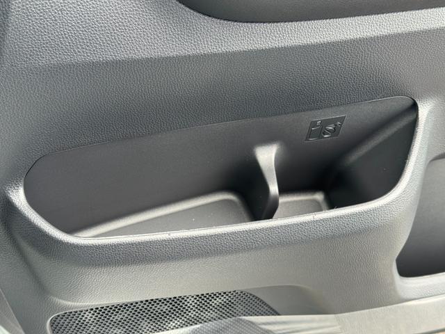 ヴォクシー ハイブリッドＳ－Ｚ　【パノラミックビューモニター！！ヘッドアップディスプレイ！！】１０．５インチディスプレイオーディオ　ＣＤ／ＤＶＤデッキ　３眼ＬＥＤヘッドライト　快適利便パッケージＨｉ　寒冷地仕様　ＢＳＭ　Ｕステップ！（49枚目）