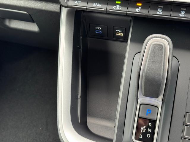 ヴォクシー ハイブリッドＳ－Ｚ　【パノラミックビューモニター！！ヘッドアップディスプレイ！！】１０．５インチディスプレイオーディオ　ＣＤ／ＤＶＤデッキ　３眼ＬＥＤヘッドライト　快適利便パッケージＨｉ　寒冷地仕様　ＢＳＭ　Ｕステップ！（62枚目）