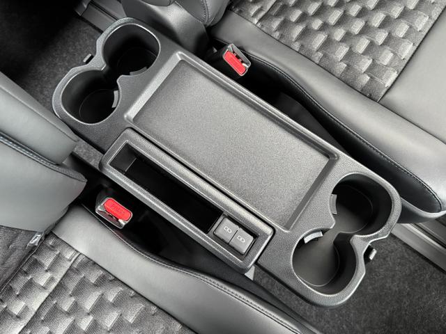 ヴォクシー ハイブリッドＳ－Ｚ　【パノラミックビューモニター！！ヘッドアップディスプレイ！！】１０．５インチディスプレイオーディオ　ＣＤ／ＤＶＤデッキ　３眼ＬＥＤヘッドライト　快適利便パッケージＨｉ　寒冷地仕様　ＢＳＭ　Ｕステップ！（76枚目）