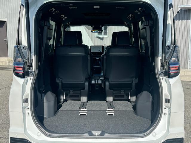 ヴォクシー ハイブリッドＳ－Ｚ　【改モデル！！アドバンスドドライブ！！】ブラインドスポットモニター　ヘッドアップディスプレイ　三眼ＬＥＤヘッドライト　シートヒーター　オットマン　両側パワースライドドア　快適利便パッケージＨｉ　ＥＴＣ（78枚目）