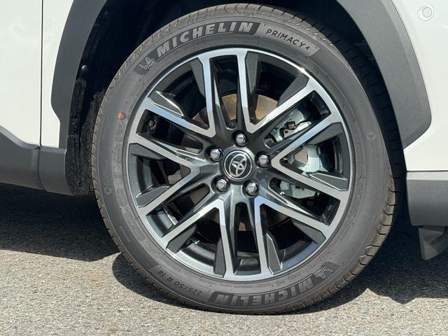 カローラクロス ハイブリッド　Ｚ　【登録済未使用車！パノラマルーフ！】パノラミックビューモニター！　ブラインドスポットモニター　アドバンストパーク　１０．５インチディスプレイオーディオ　ハンズフリーパワーバッグドア　ＡＣ１００Ｖ電源！（19枚目）