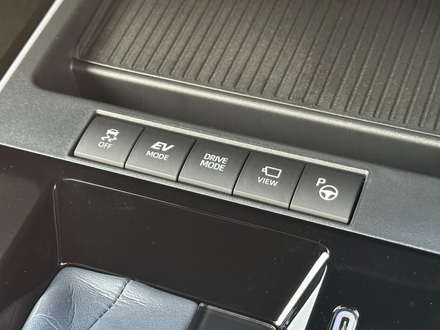 カローラクロス ハイブリッド　Ｚ　【登録済未使用車！パノラマルーフ！】パノラミックビューモニター！　ブラインドスポットモニター　アドバンストパーク　１０．５インチディスプレイオーディオ　ハンズフリーパワーバッグドア　ＡＣ１００Ｖ電源！（57枚目）