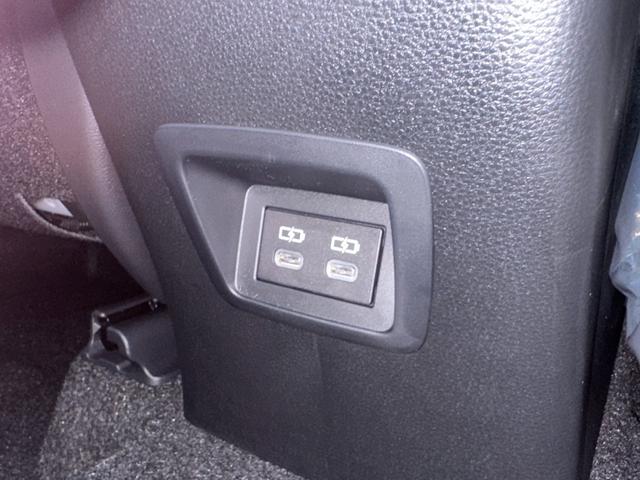 カローラクロス ハイブリッド　Ｚ　【登録済未使用車！パノラマルーフ！】パノラミックビューモニター！　ブラインドスポットモニター　アドバンストパーク　１０．５インチディスプレイオーディオ　ハンズフリーパワーバッグドア　ＡＣ１００Ｖ電源！（75枚目）