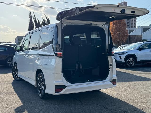 ヴォクシー ハイブリッドS-Z 【快適利便パッケージHi!トヨタチームメイト】デジタルインナーミラー 10.5インチディスプレイオーディオ ハーフレザーシート パノラミックビューモニター アドバンスドパーク ブラインドスポットモニタ(27枚目)