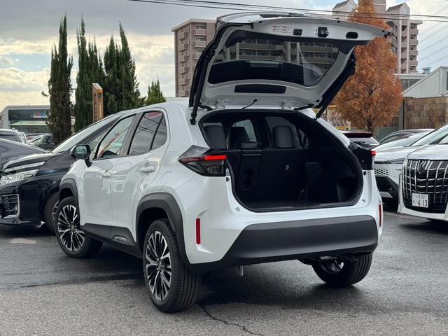 ヤリスクロス ハイブリッドZ 【トヨタチームメイト!ハンズフリーパワーバッグドア!!】パノラミックビューモニター アドバンスドパーク 8インチディスプレイオーディオ HDMI端子 ステアリングヒーター ブラインドスポットモニター(26枚目)