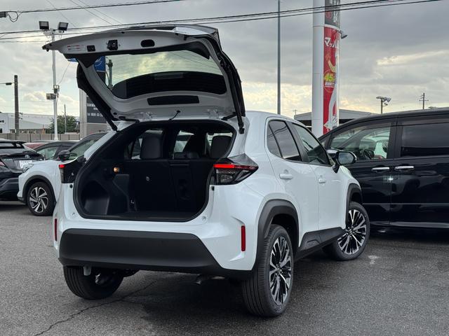 ヤリスクロス ハイブリッドZ 【トヨタチームメイト!ハンズフリーパワーバッグドア!!】パノラミックビューモニター アドバンスドパーク 8インチディスプレイオーディオ HDMI端子 ステアリングヒーター ブラインドスポットモニター(27枚目)